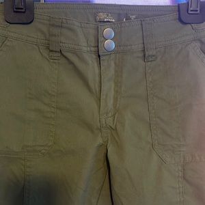 Prana Women’s Halle pant, straight, tapered leg. Size 4